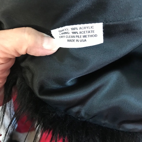 🖤”NWOT”🖤 BLACK FAUX FUR VEST . . . - Picture 5 of 6